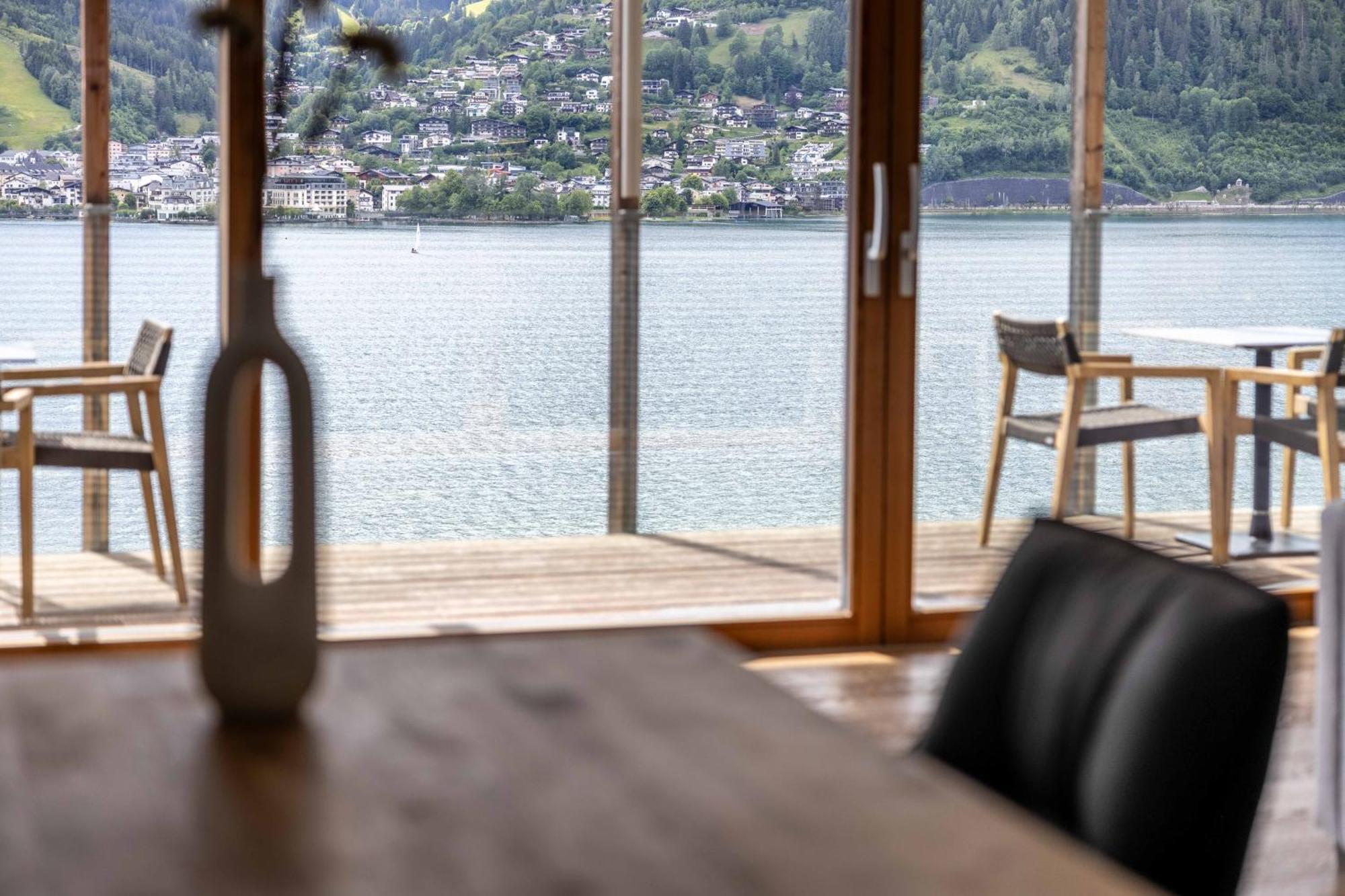 Bellevue Residences - Luxurious Lakeside Apartment