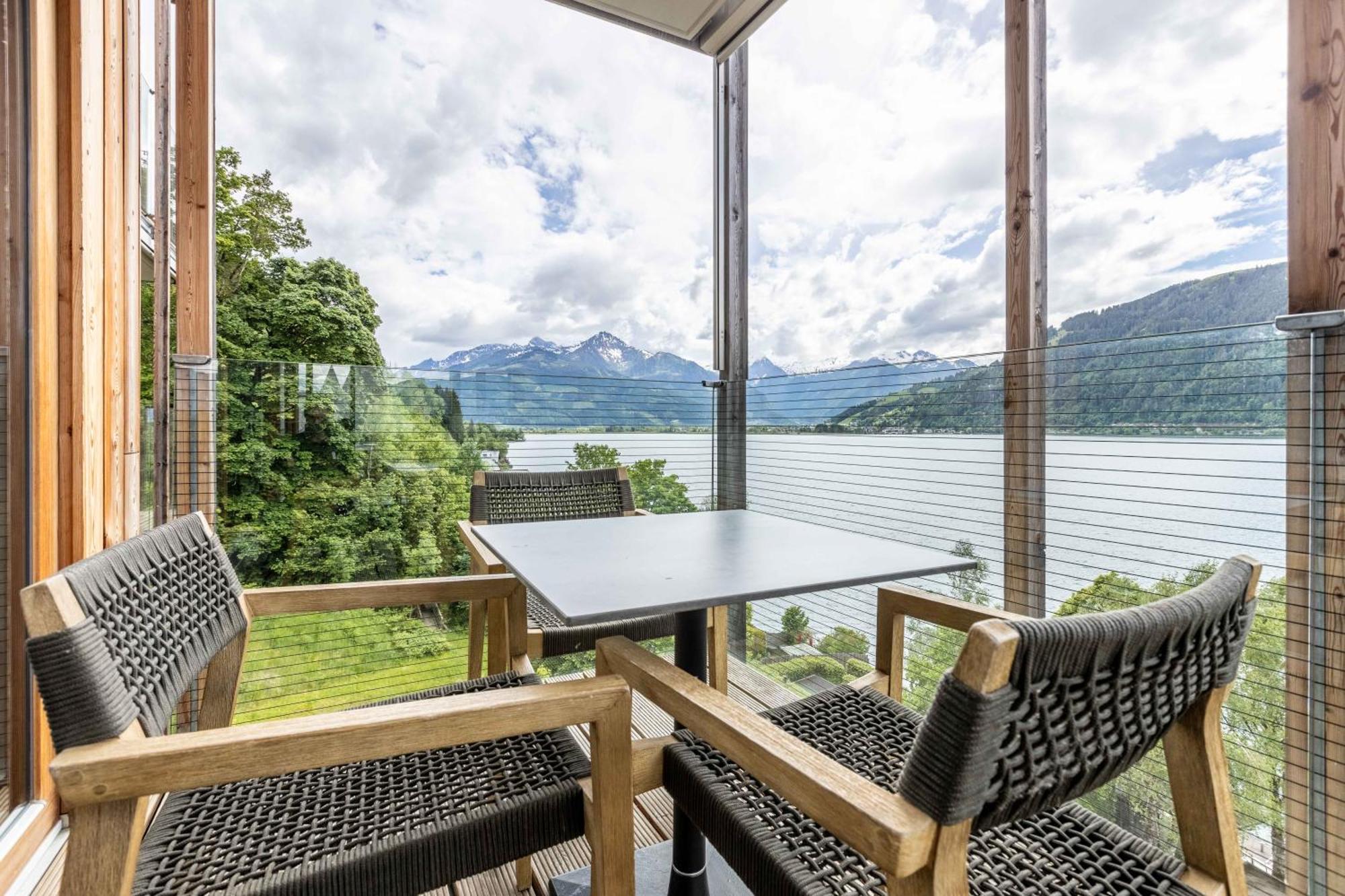 Apartment Bellevue Residences - Luxurious Lakeside