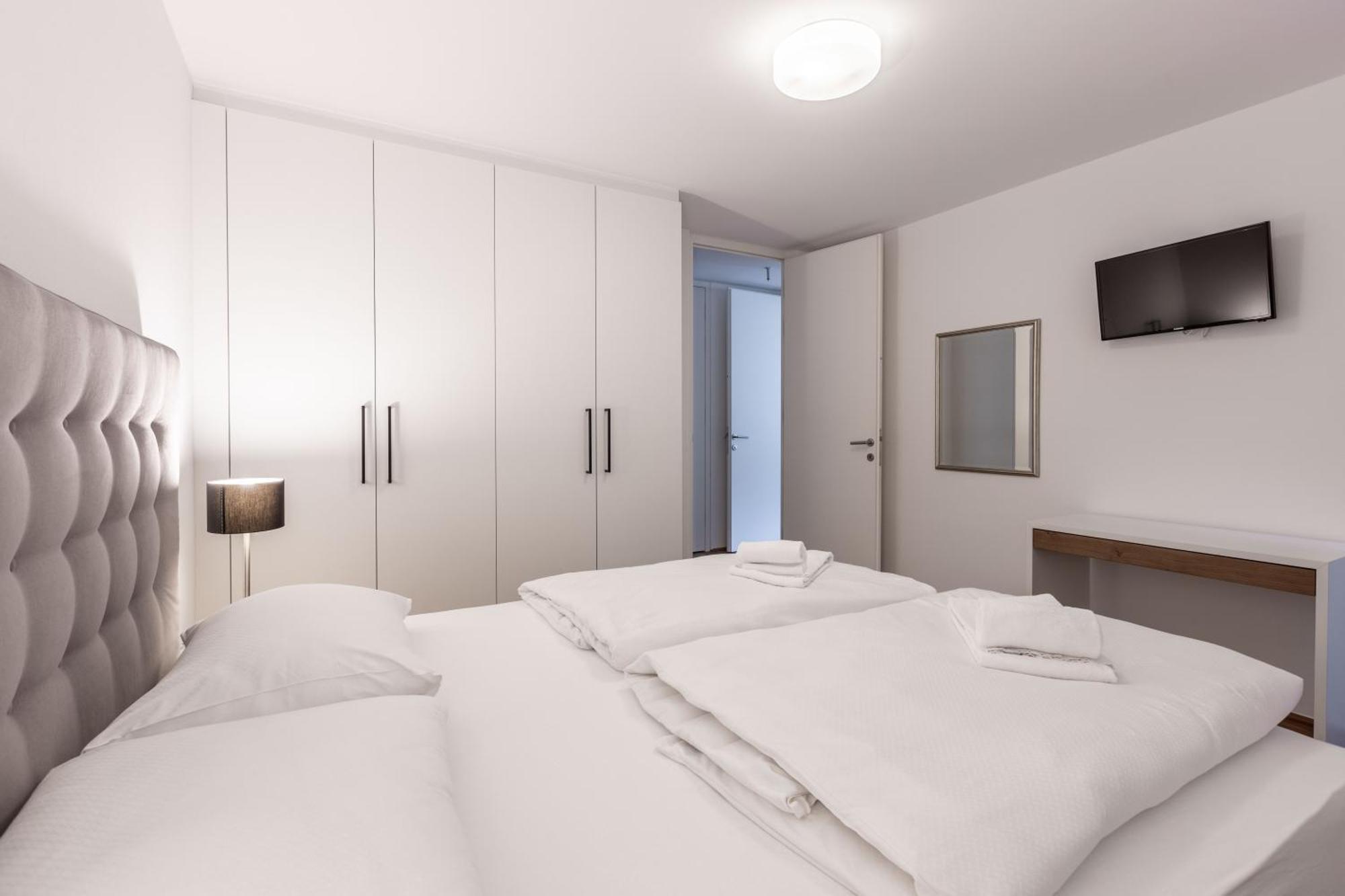 Apartment Bellevue Residences - Luxurious Lakeside *