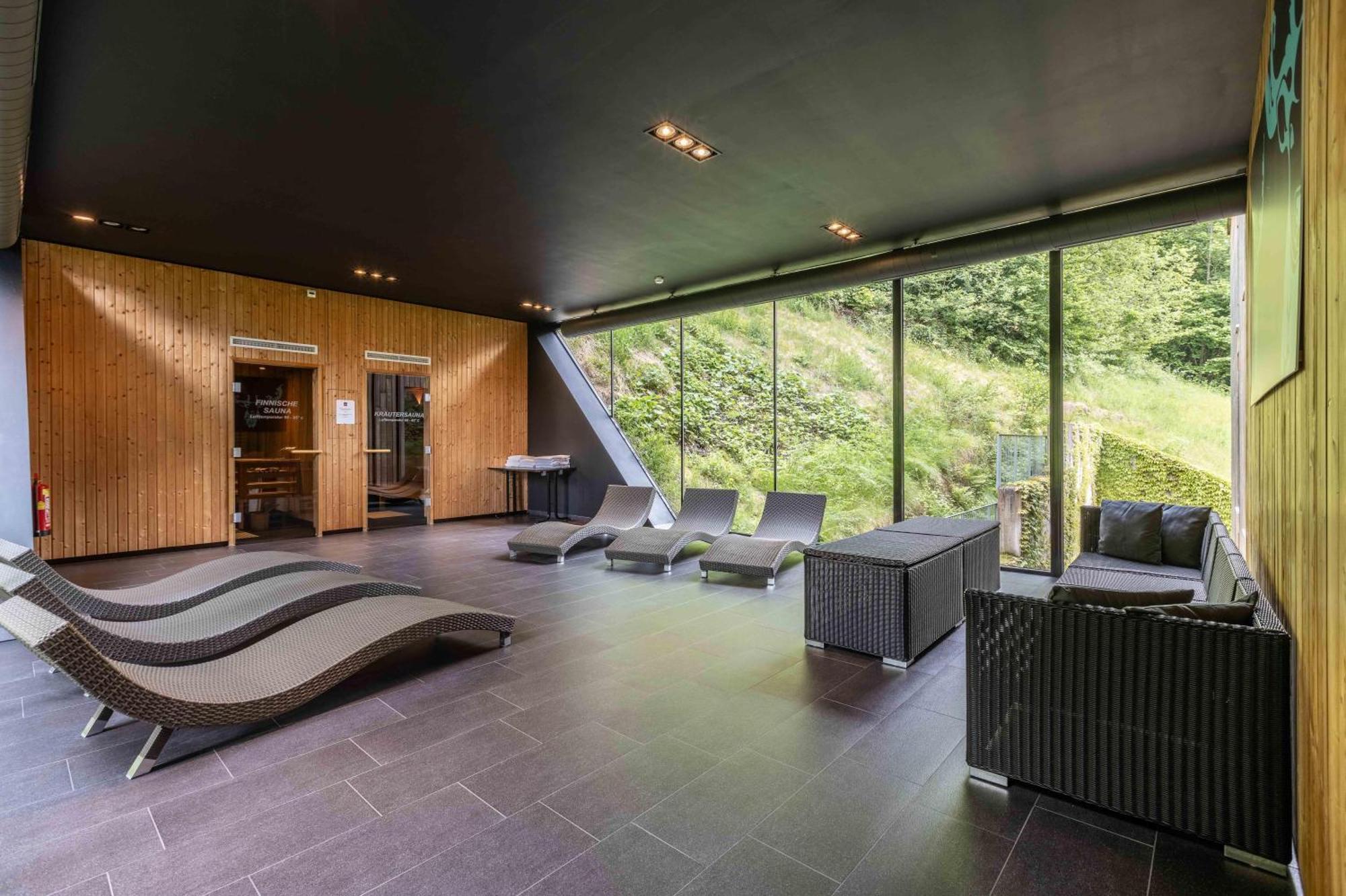 Bellevue Residences - Luxurious Lakeside Apartment *