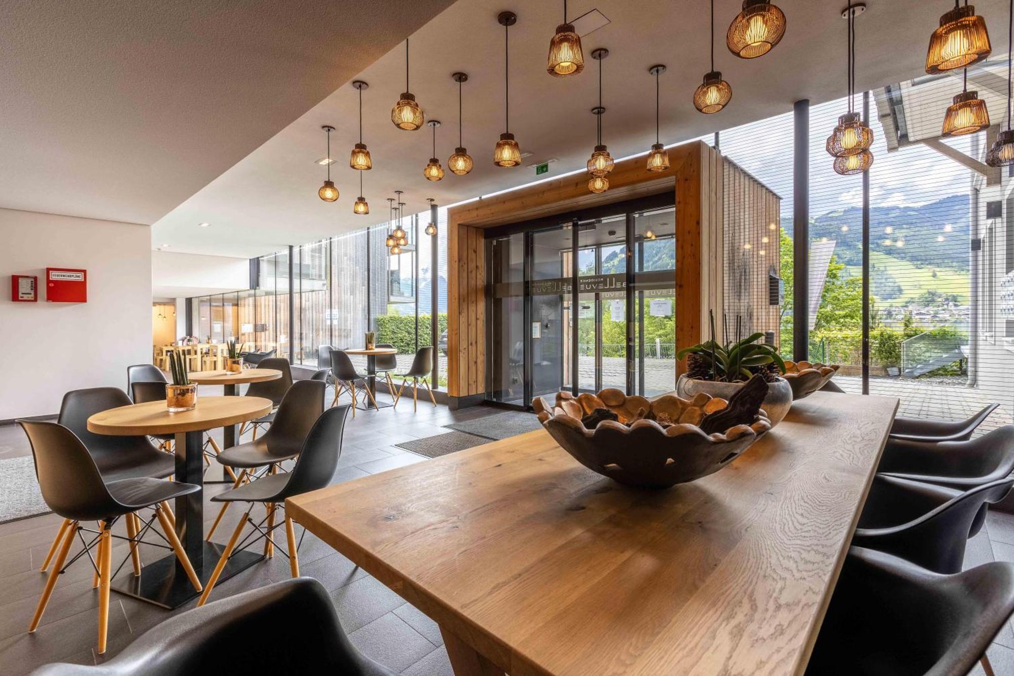 Bellevue Residences - Luxurious Lakeside *